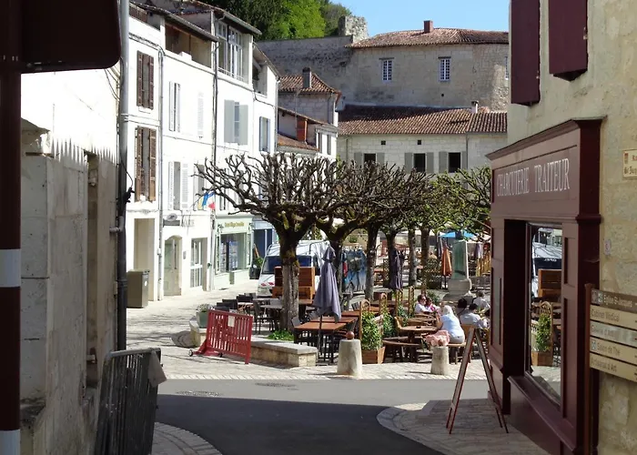 Maison Saint Jacques Apartahotel Aubeterre-sur-Dronne